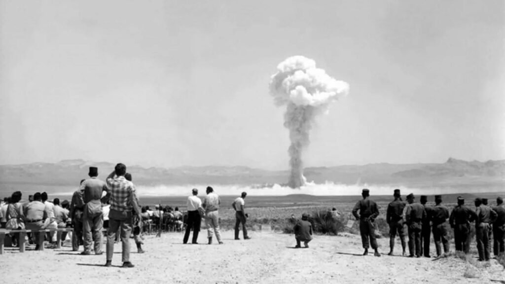 آزمایش بمب اتمی