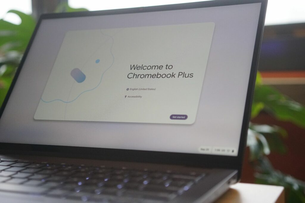 گوگل دسته کروم‌بوک پلاس را با سخت‌افزارها و نرم‌افزارهای بهتر معرفی کرد