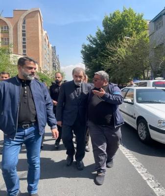 حال و روز محسن رضایی در مراسم تشییع شهدای خدمت