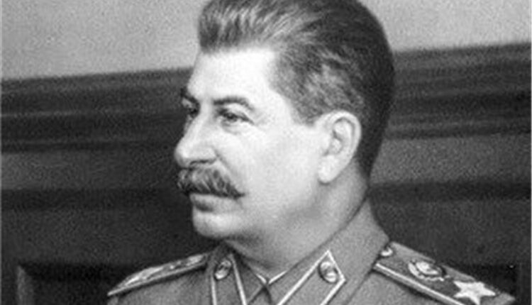 1720096256 829 دیکتاتورهای کاریزماتیک؛ ۱۰ رهبر که با جادوی کاریزما جنایت کردند دانستنی