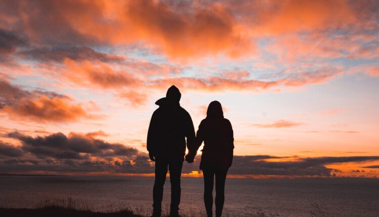 1722950228 530 چطور بفهمیم رابطه عاطفی ما سریع پیش می‌رود یا نه؟ دانستنی