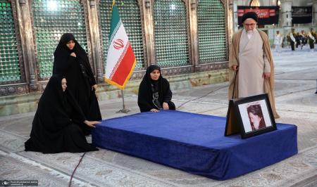 سه زن عضو کابینه و وزیر اطلاعات در حرم امام خمینی (ره)