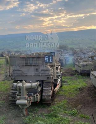 تجمع ادوات سنگین ارتش اسرائیل پشت مرز سوریه+عکس