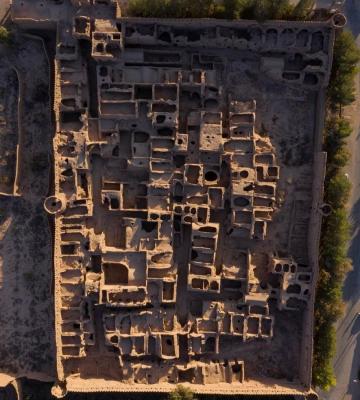 تصویر هوایی دیدنی از قلعه‌ عزآباد یزد