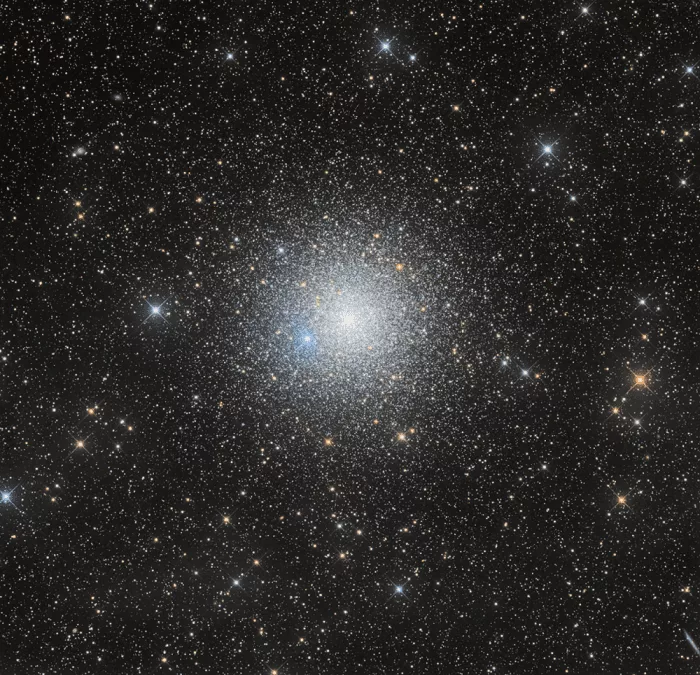 تصویر روز ناسا: خوشه کروی NGC 6752