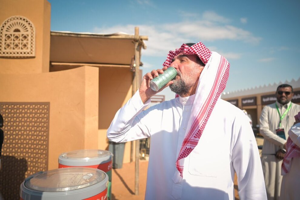 1733566038 538 رونمایی از اولین نوشابه خرمای جهان در عربستان عکس دانستنی