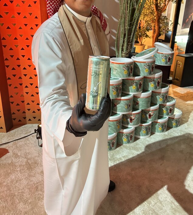 رونمایی از اولین نوشابه خرمای جهان در عربستان + عکس