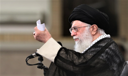 مذاکره با آمریکا هیچ تاثیری در رفع مشکلات کشور ندارد + ویدئو