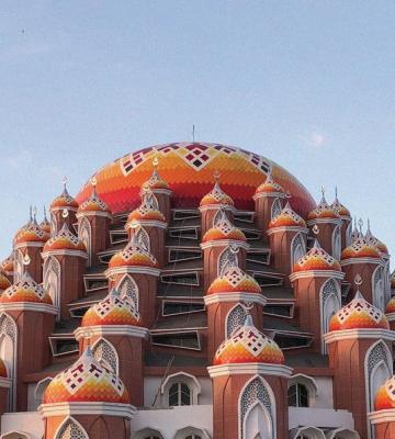 مسجدی با ۹۹ گنبد در اندونزی + عکس