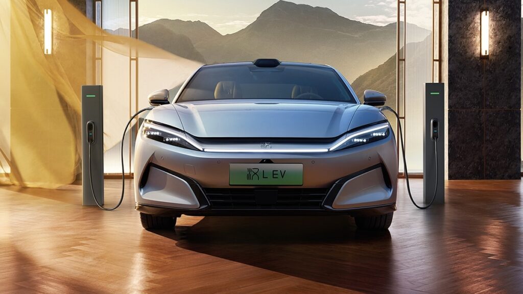 صادرات خودروهای برقی چینی به شدت کاهش یافت