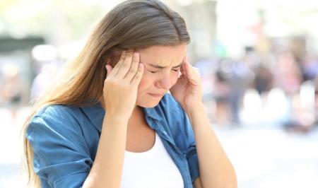 این نوع سردرد نشانه فشار خون بالاست نه استرس/ تفاوت های کلیدی که سردرد استرسی با سردرد فشار خون دارد