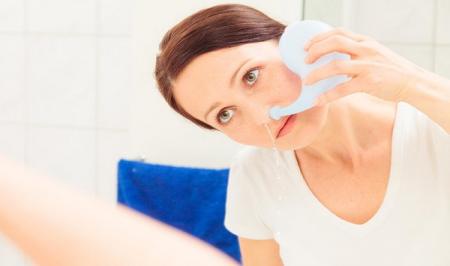شستشوی بینی با آب نمک مضر است یا مفید؟