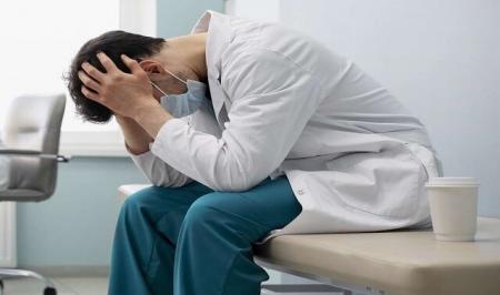 آیا پزشکان ایرانی از حرفه خود رضایت کافی دارند؟